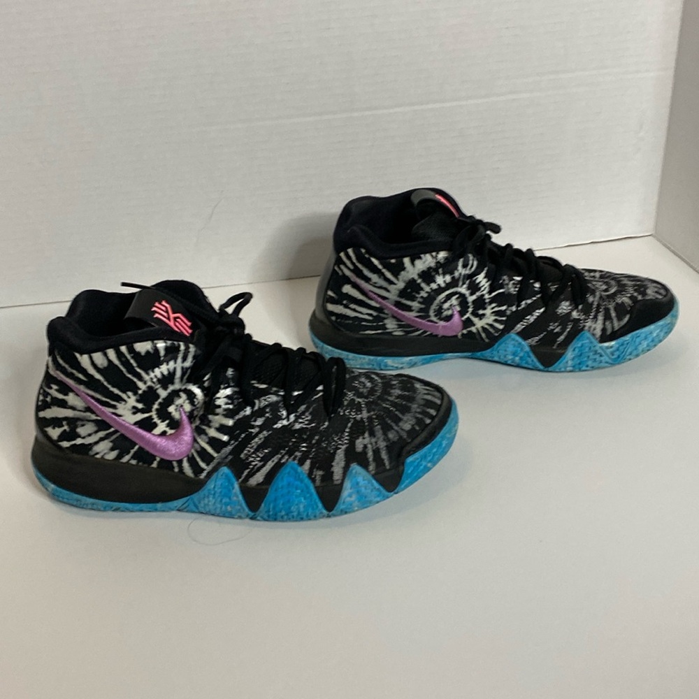 NIKE Kyrie 4 All Star Black White TieDie Basketball Sneakers 2018 Size 7Y EUR 40